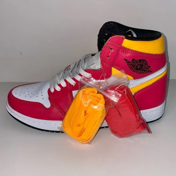 Nike Air Jordan 1 Retro High OG ‘Light Fusion Red’ Men’s Sz9